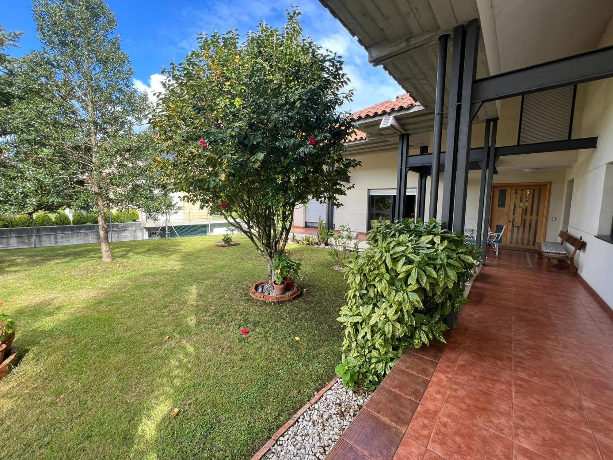 Casatelvallanes Exteriör bild
